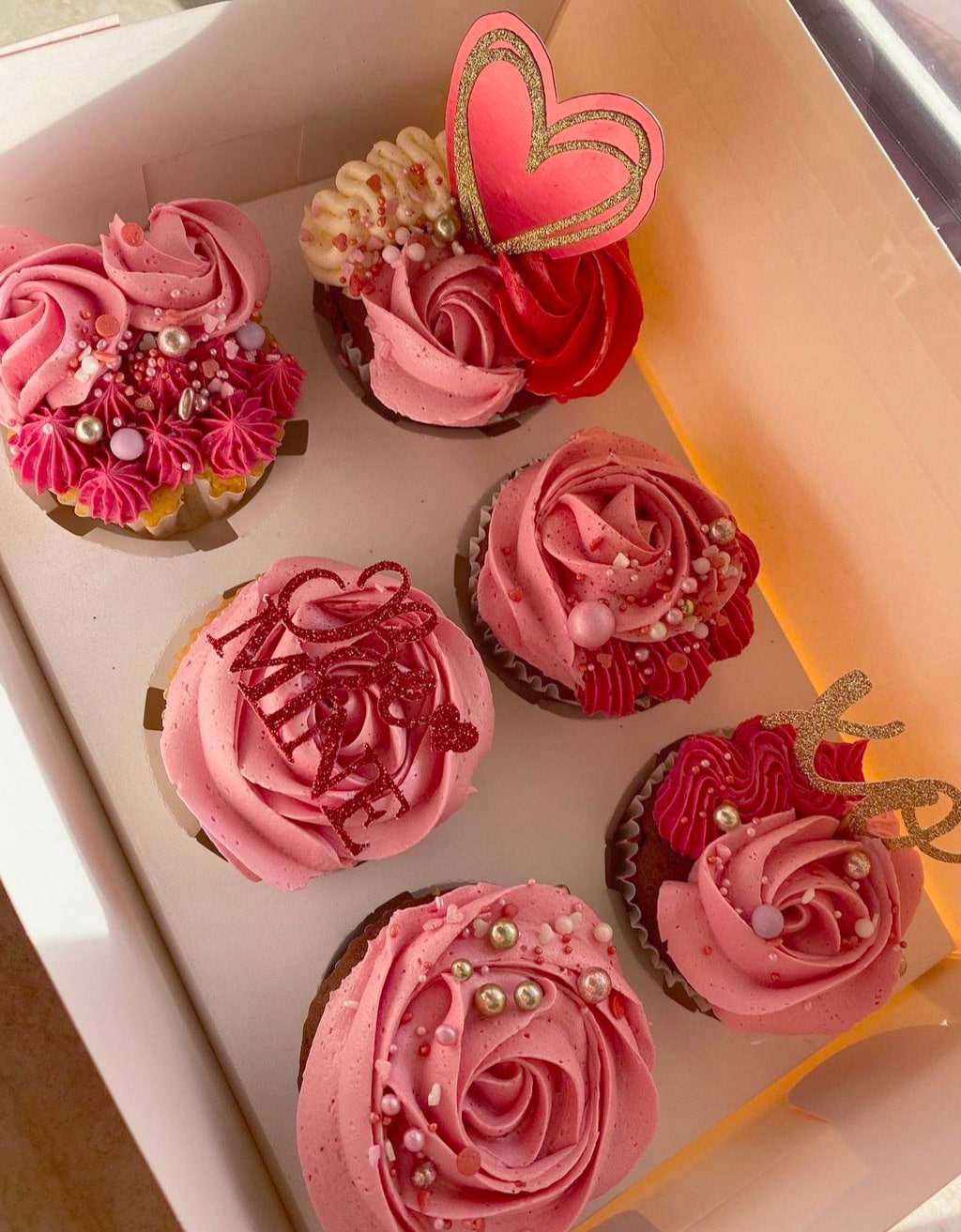 Cupcake toppers Valentijn Be Mine met hart - per 12 stuks