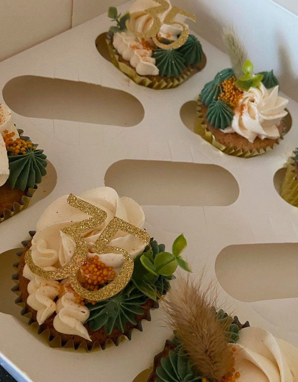 Cupcake prikkers met leeftijd - per 12 stuks