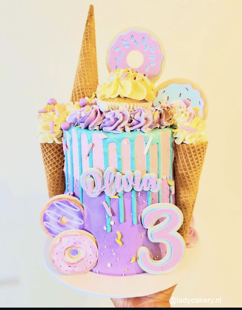 Taartdecoratie Donuts met naam en leeftijd