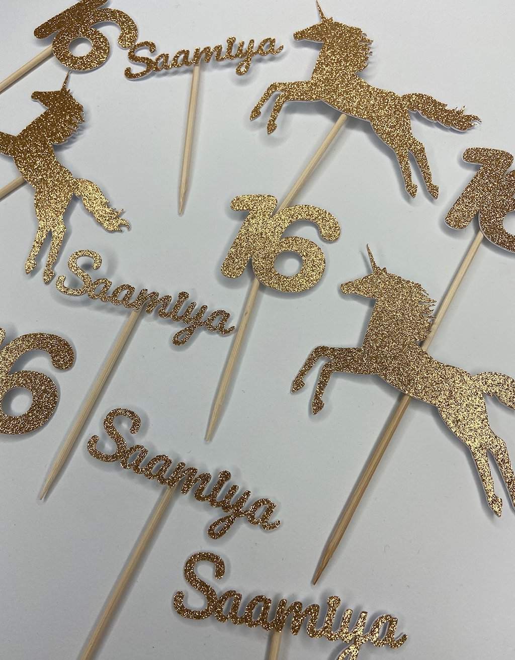 Unicorn Cupcake Toppers met Naam - per 9 stuks freeshipping - Prints by Mi